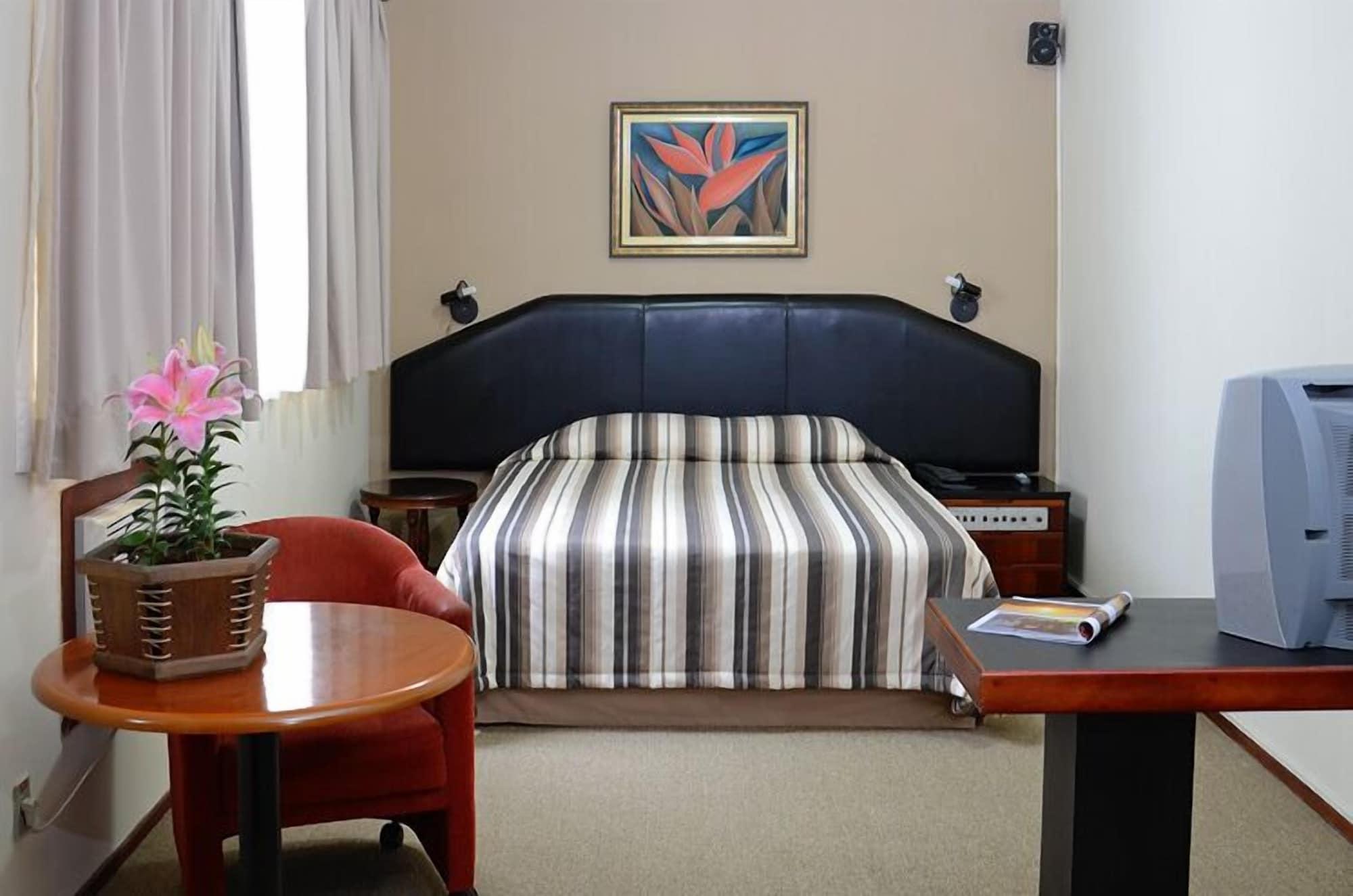 Castel Plaza Hotel Resende Extérieur photo